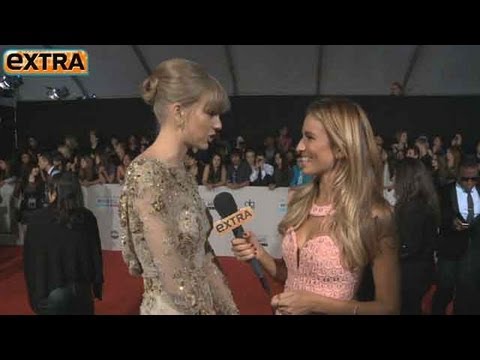 download lagu mp3 mp4 Taylor Swift And Selena Gomez Sisters, download lagu Taylor Swift And Selena Gomez Sisters gratis, unduh video klip Taylor Swift And Selena Gomez Sisters