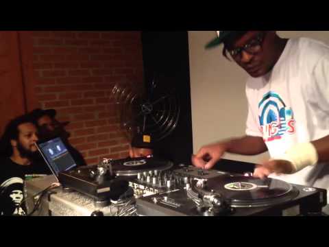 QUARTZ RISCOS E BATIDAS - 01/12/2013 - INFO / Quartz Riscos e Batidas (Final 2013) / DJ ERICK JAY...