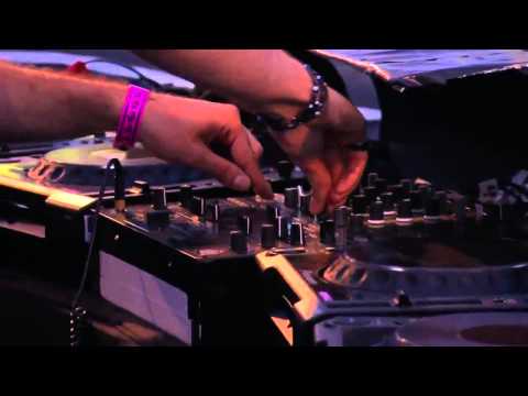 Decibel Outdoor 2012 Toneshifterz