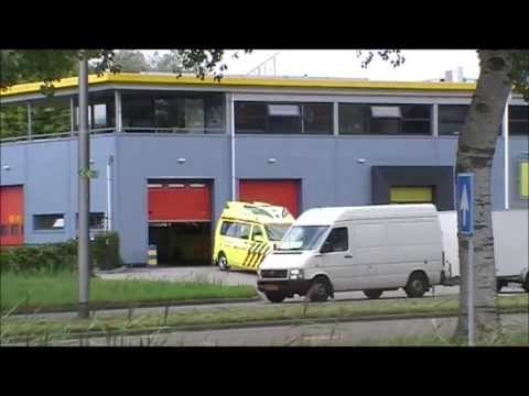 NIEUWE Silverline Ambulance 02-111 Leeuwarden met spoed naar melding vanaf de post