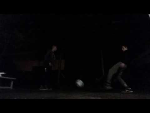 PROVANDO A FARE "FREESTYLE" CON UN MIO AMICO