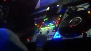 DJ Jazzy Jeff cuts Let Me Blow Your Mind