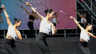 【バトントワリング】炎天下でも、頑張って演技する生徒達