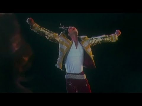 Michael Jackson Hologram Performs 