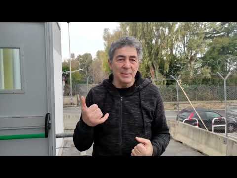 "MOLTO PROFESSIONALE"😂😂😂😂😂