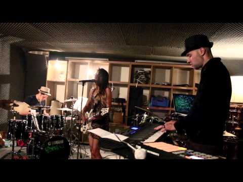 Smooth Attack - Dark Dark Mountain (Acoustic Live Version)