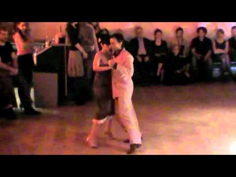 Alejandro Hermida  and  Nayla Vacca  are  dancing  to  the  milonga  "  Saca Chispas  "