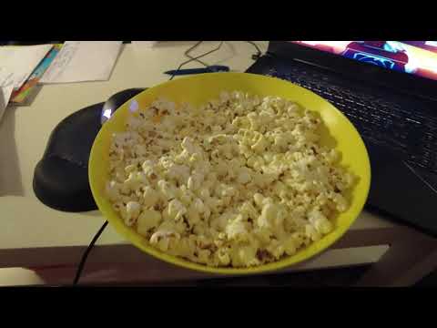 MongoTV_8772 - POPPER POPCORN  SENT LØRDAG AFTEN OG SNAKKER
