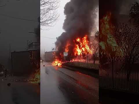 Schianno, TIR in fiamme in via Campagnola