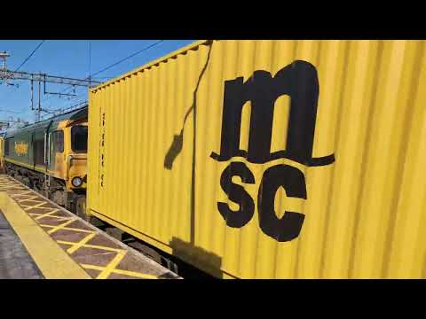 Freightliner Class 66's no's: 66565 + 66621 @ Colchester (4M63) 18/03/2025