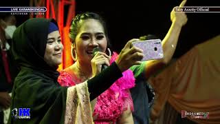 Download lagu KELANGON VOC.SUSY ARZETTY VERSI NMS LIVE SHOW KARANG KENDAL CIREBON mp3 Download lagu KELANGON VOC.SUSY ARZETTY VERSI NMS LIVE SHOW KARANG KENDAL CIREBON mp3