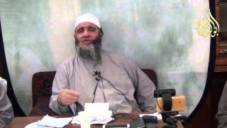 ما حكم من يهرس الثوم ليضعه على رأسه لتقوية بصيلات الشعر فهل يشمله النهي في صلاة المسجد ؟ للشيخ مشهور image