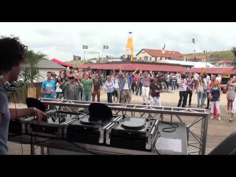 Julian Vincent Playing Fall in deep Live @ Luminosity Beach Festival 2011 Day 1 (Part 4/11)