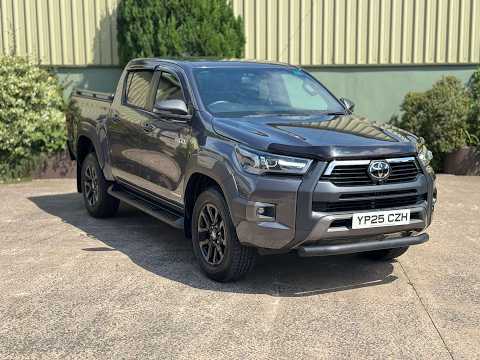 Toyota Hilux 2025 - Image 2