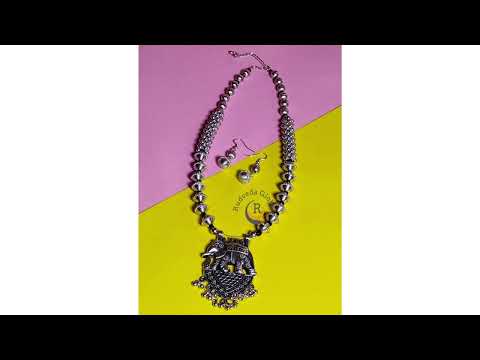 Pearl jewellery pendant set