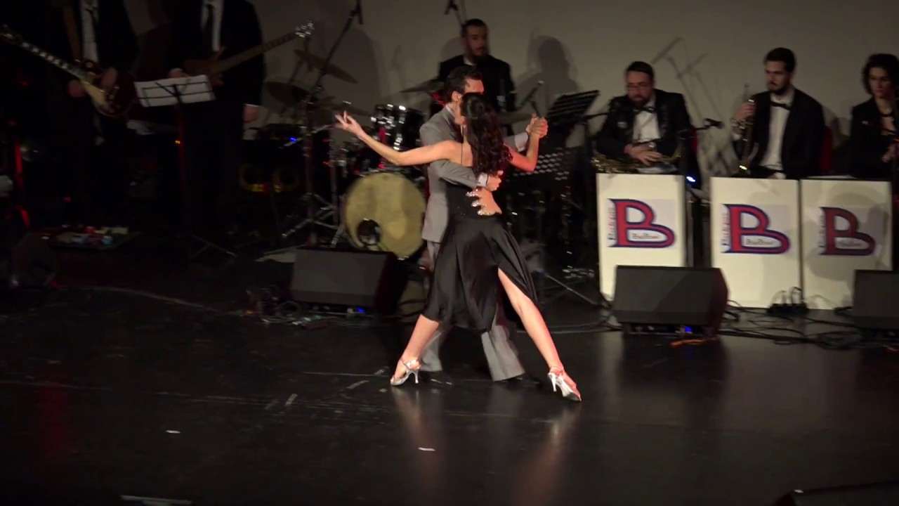 Andrea Vighi y Chiara Benati - A Los Amigos - Osvaldo Pugliese