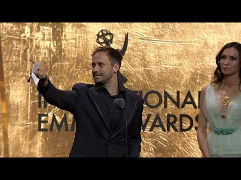 Oriol Pla se lleva el Emmy Internacional a mejor actor por la serie 'Yo, adicto'