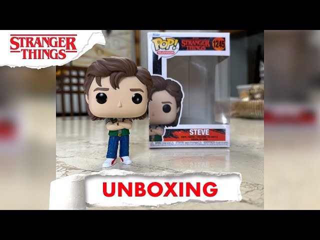 Vídeo relacionado con POP Funko Stranger Things - Steve Harrington con Gafas de Sol Figura de Vinilo (Incluye Funda Protectora Compatible Box), Multicolor, 3.75 Pulgadas