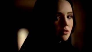 Videoklip Lucie Vondráčková - Hodina Duchů s textom piesne