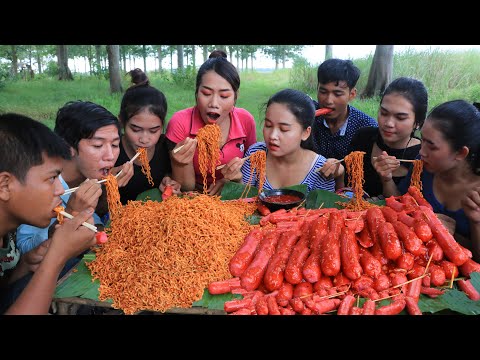 Amazing cooking and eating noodle chili with hotdog recipe - Noodle chili recipe