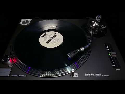 Freestyle Orchestra Featuring D'borah – Keep On Pumpin' It Up 1990