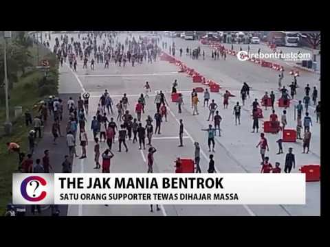 [UPDATE] The Jakmania Bentrok dengan Massa Akibatkan Satu Suporter Tewas