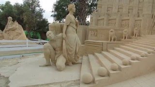 preview picture of video 'Sculptures made ​​from sand (Sand Art): King Solomon and the Queen of Sheba.Tel - Aviv, Israel'