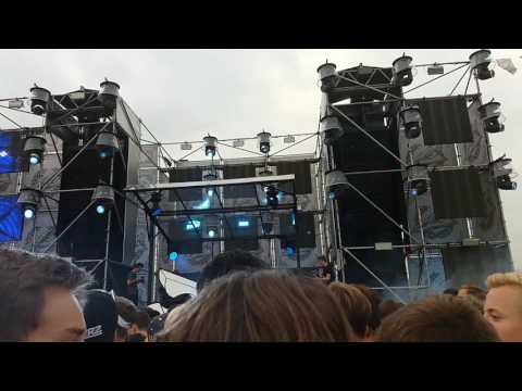 Macky gee @laundry day 2016