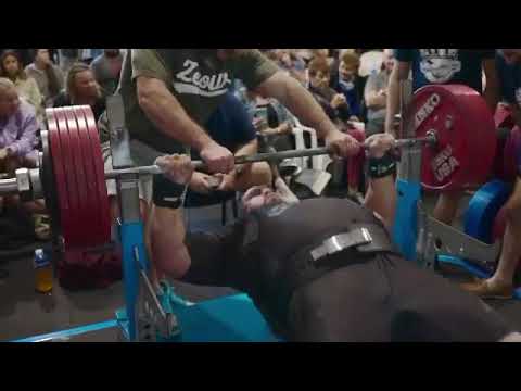 300 kilo bench press (661 lbs)