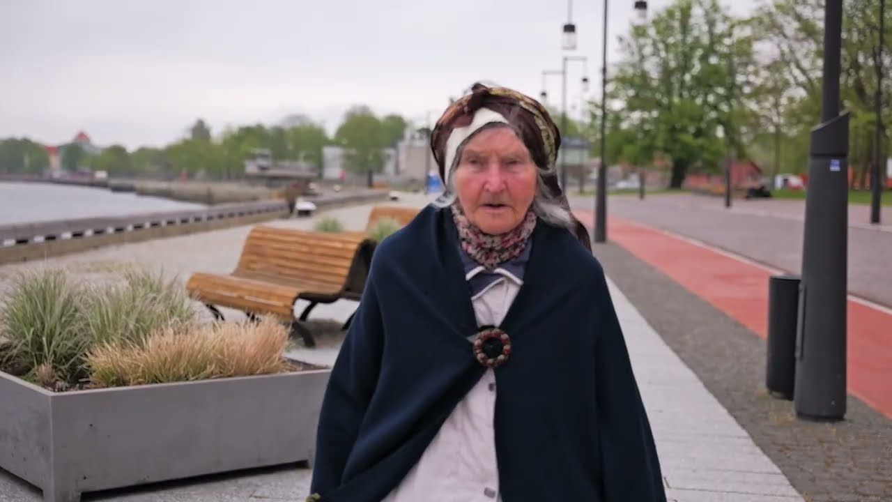 Ventiņ stāstniece Ārija Klēvere aicina uz Ventspils Pilsētas svētkiem 736