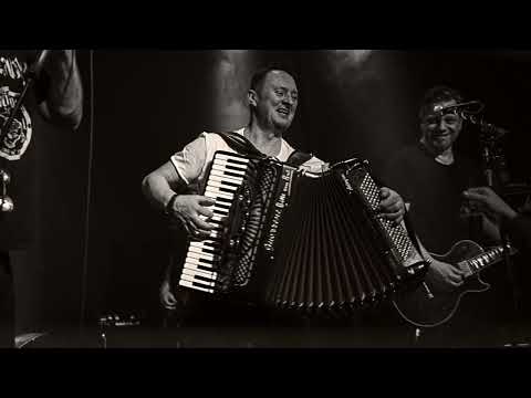 Analiza umA & Anto i Tommy Filipović - Duge kiše jesenje - LIVE / (Original Mladen Vojičić TIFA)