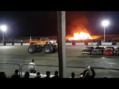 SANTA POD PODZILLA Monster Truck