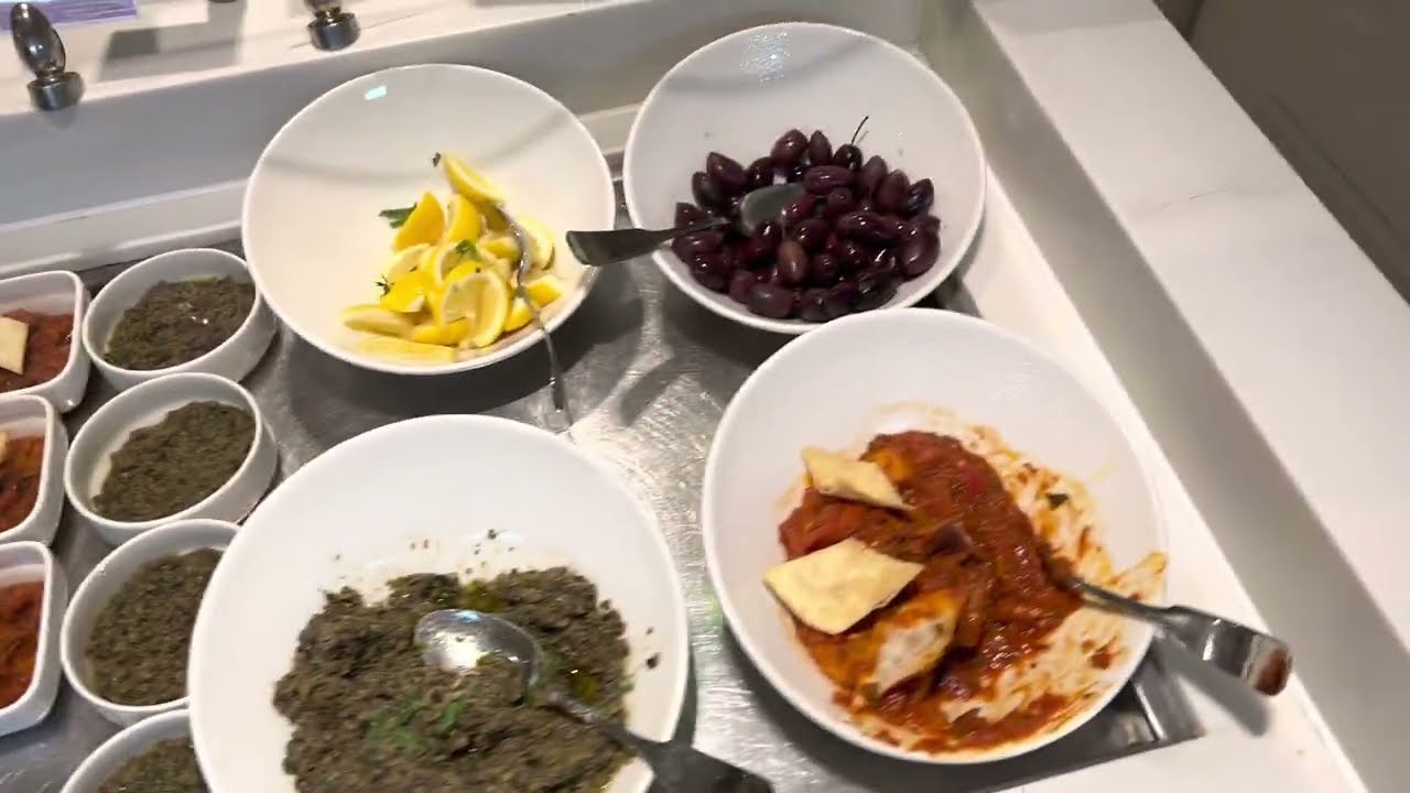 Saudia Al-Fursan Golden First Lounge (International) thumbnail
