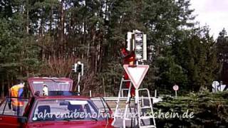 preview picture of video 'Ampel / Verkehrsampelmodernisierung auf dem Verkehrsübungsplatz in Forchheim - Teil 2'