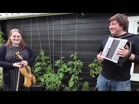 Jackie Oates & John Spiers live garden gig (Trailer)
