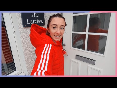 🎥 Day in the life vlog with Lisa Evans & Vivianne Miedema! #TrainAtHome