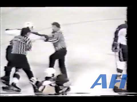 NHL Oct. 31, 1980 Winnipeg Jets v Pittsburgh Penguins (melee) (HL) Jimmy Mann v Paul Gardner