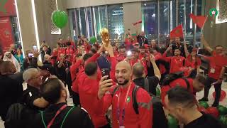 الجماهير المغربية تستقبل المنتخب الوطني بعد تأهله لثمن نهاية كأس العالم الجماهير المغربية تستقبل المنتخب الوطني بعد تأهله لثمن نهاية كأس العالم