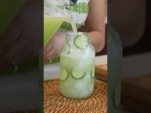 Nothing like a glass of a refreshing AGUA FRESCA DE PEPINO CON LIMÓN! #aguafresca #cucumber #shorts