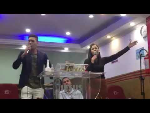 Leticia e Jonathan Ao Vivo