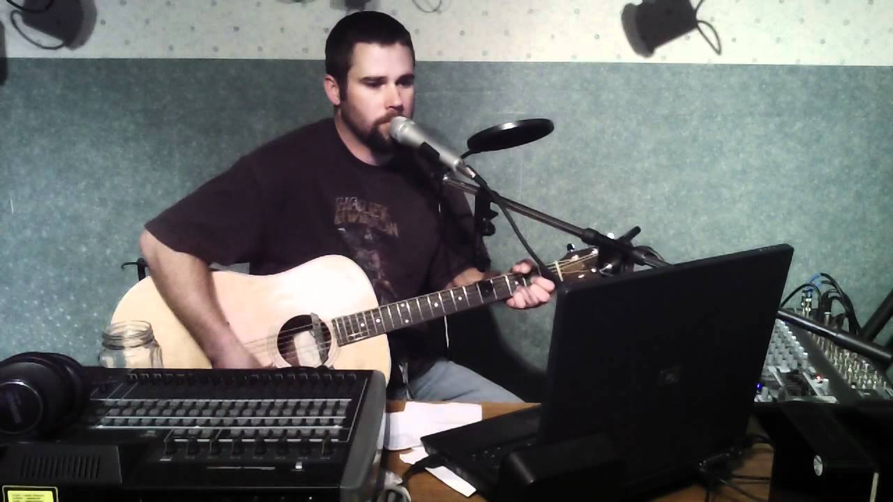 Hire Llew Brown Singing Guitarist in Wichita, Kansas