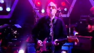 Elvis Costello - (I Don't Want To Go To) Chelsea (Later with Jools Holland May '02)