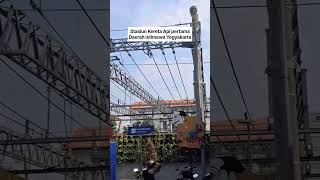 Download lagu Melihat Stasiun Kereta Api pertama di Daerah Istimewa Yogyakarta mp3