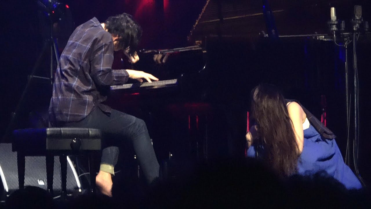 「恥ずかしい」(LIVE OF LAZWARD PIANO -青い旗-)