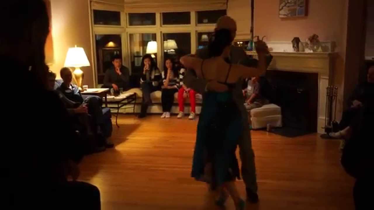 Adriana Salgado & Orlando Reyes dancing to "Que Importa" (Juan D'Arienzo / Hector Maure)