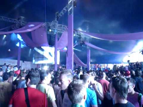 TomoRRow, VersUz en mOde DavE LaMBerT  JuilleT 09