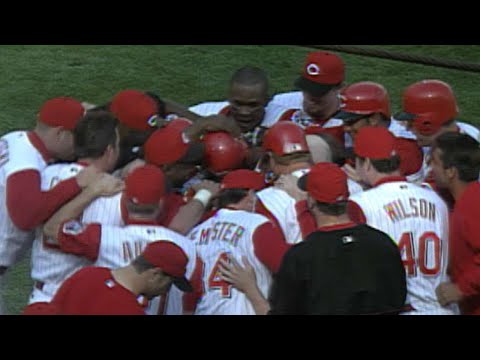 Reds win on a walk-off walk to Mateo in the 10th