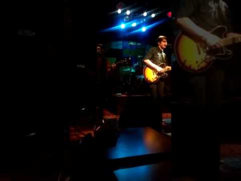 Dr Harris & Co. Na caverna