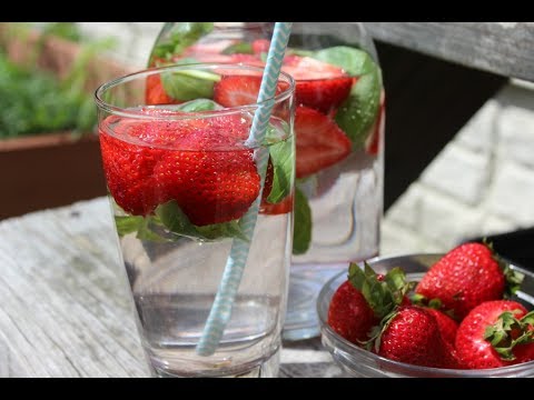 download lagu mp3 mp4 Strawberry Basil Infused Water, download lagu Strawberry Basil Infused Water gratis, unduh video klip Strawberry Basil Infused Water