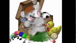 Stary niedźwiedź mocno śpi